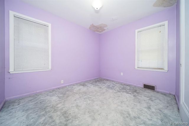 2476 Voorheis Road, Waterford, MI 48328