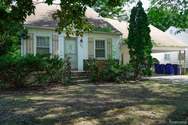 2476 Voorheis Road, Waterford, MI 48328