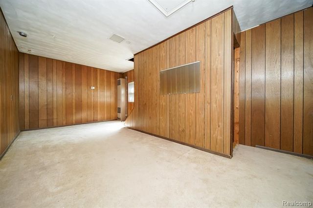 2476 Voorheis Road, Waterford, MI 48328