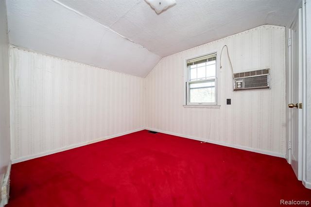 2476 Voorheis Road, Waterford, MI 48328