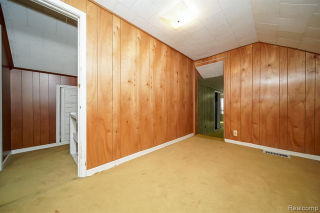 2476 Voorheis Road, Waterford, MI 48328