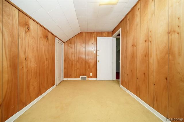 2476 Voorheis Road, Waterford, MI 48328