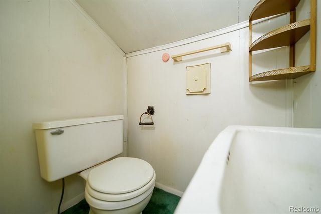 2476 Voorheis Road, Waterford, MI 48328
