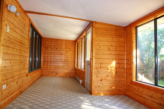 664 Hilltop Drive NE, Hutchinson, MN 55350