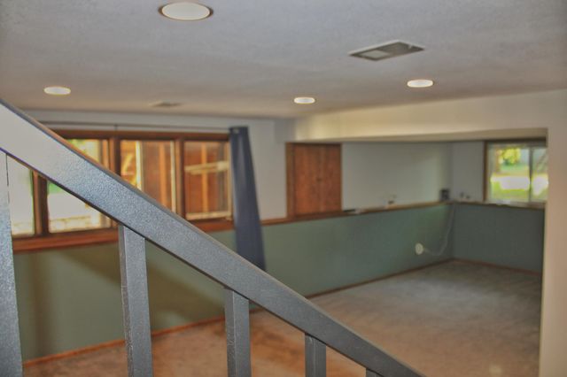 664 Hilltop Drive NE, Hutchinson, MN 55350