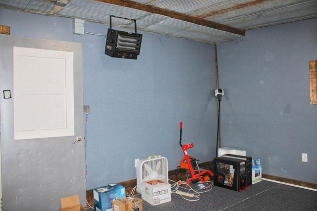 664 Hilltop Drive NE, Hutchinson, MN 55350