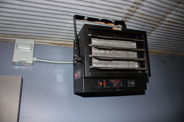 664 Hilltop Drive NE, Hutchinson, MN 55350