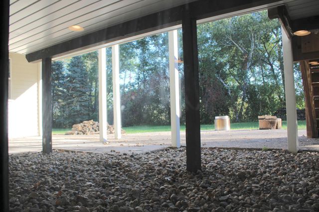 664 Hilltop Drive NE, Hutchinson, MN 55350