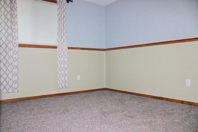 664 Hilltop Drive NE, Hutchinson, MN 55350