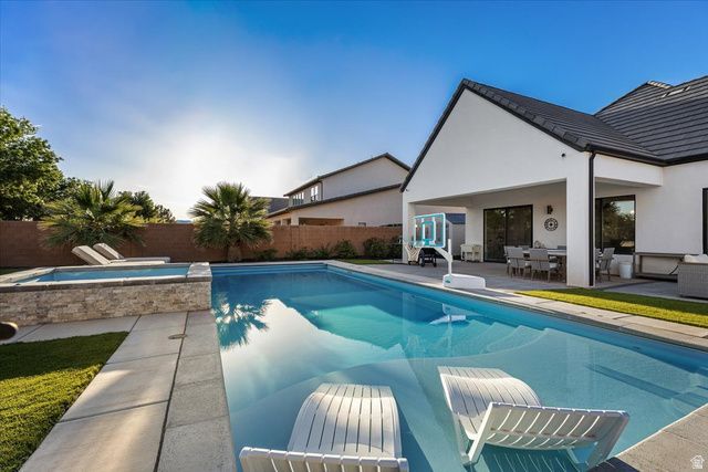 147 W ELINOR LN, Washington, UT 84780