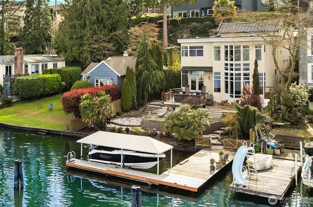 8418 Island Drive S, Seattle, WA 98118