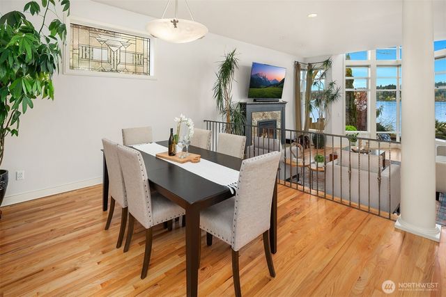 8418 Island Drive S, Seattle, WA 98118