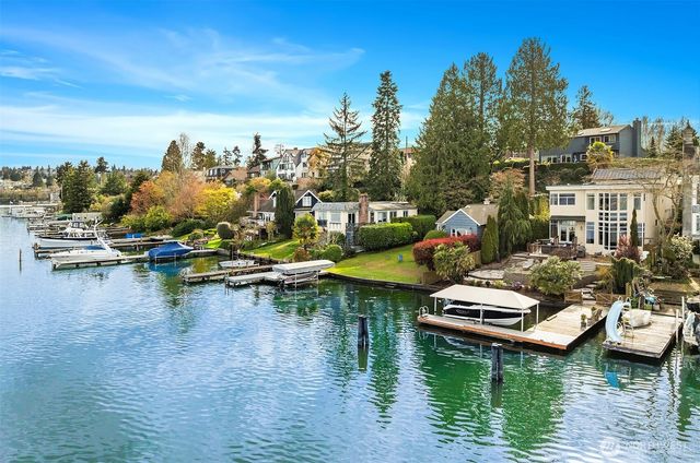 8418 Island Drive S, Seattle, WA 98118