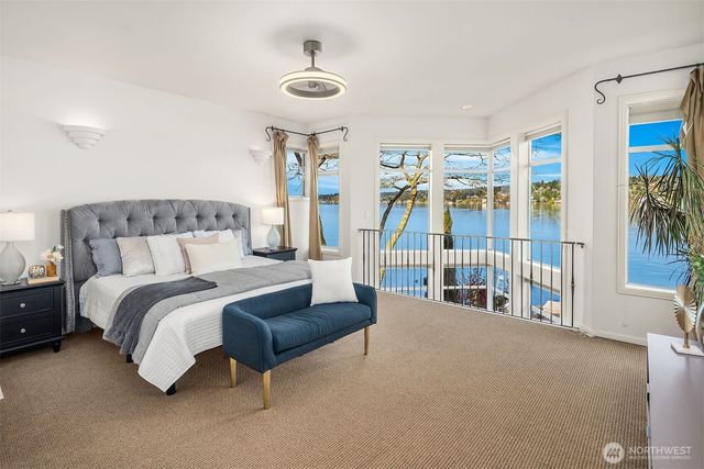 8418 Island Drive S, Seattle, WA 98118