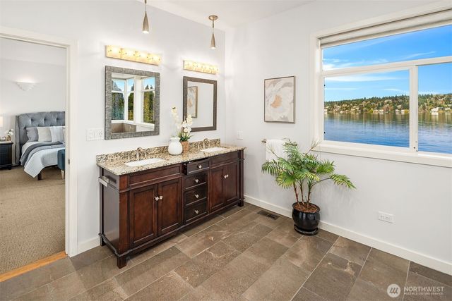 8418 Island Drive S, Seattle, WA 98118