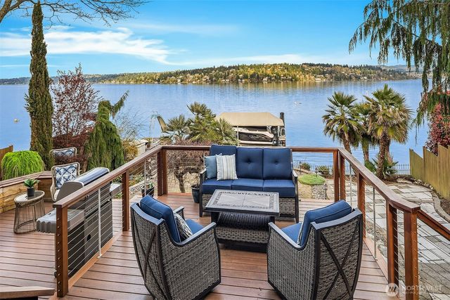 8418 Island Drive S, Seattle, WA 98118