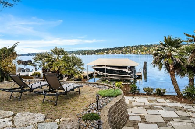 8418 Island Drive S, Seattle, WA 98118