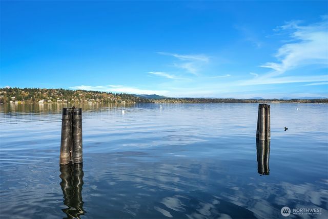 8418 Island Drive S, Seattle, WA 98118