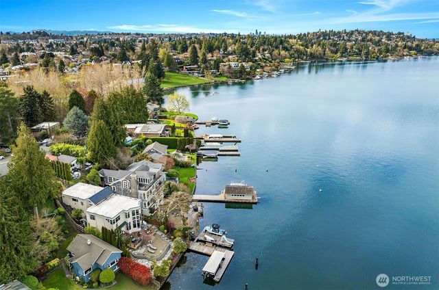 8418 Island Drive S, Seattle, WA 98118