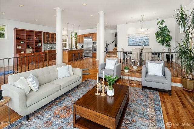 8418 Island Drive S, Seattle, WA 98118