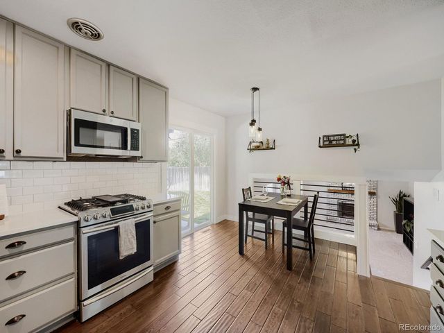 9559 W Eureka Pl, Lakewood, CO 80227