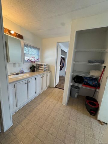 621 Sheafe Rd 76, Poughkeepsie, NY 12601