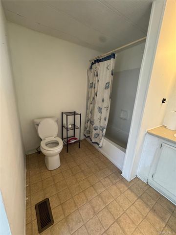 621 Sheafe Rd 76, Poughkeepsie, NY 12601