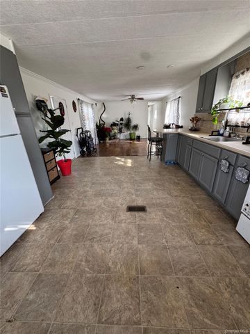 621 Sheafe Rd 76, Poughkeepsie, NY 12601