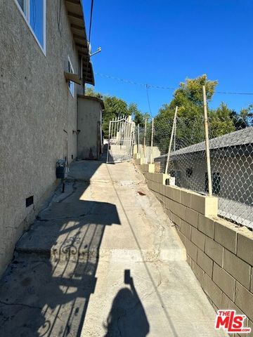 954 Geraghty Avenue, Los Angeles, CA 90063