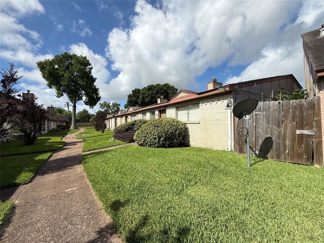7943 W Airport Boulevard, Houston, TX 77071
