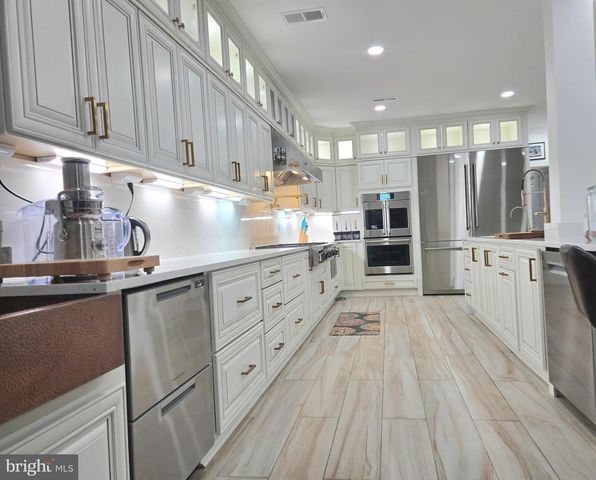 4702 LEIGHFIELD VALLEY DR, Chantilly, VA 20151