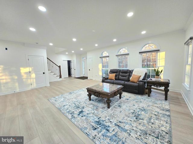 4702 LEIGHFIELD VALLEY DR, Chantilly, VA 20151