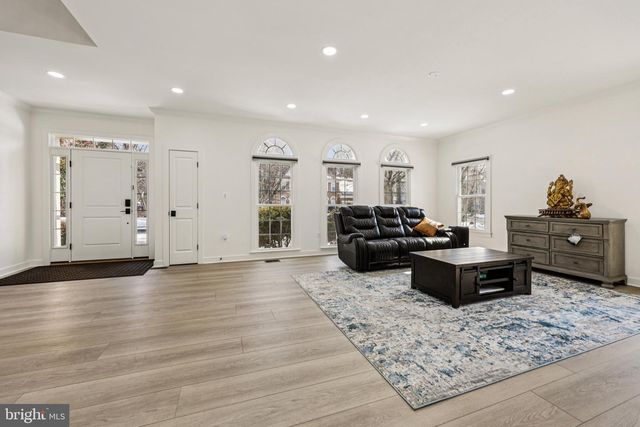 4702 LEIGHFIELD VALLEY DR, Chantilly, VA 20151