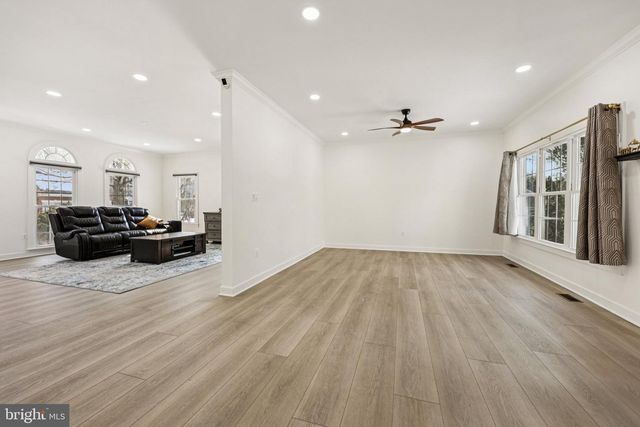 4702 LEIGHFIELD VALLEY DR, Chantilly, VA 20151