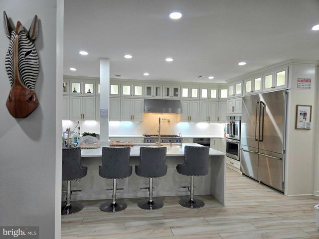 4702 LEIGHFIELD VALLEY DR, Chantilly, VA 20151