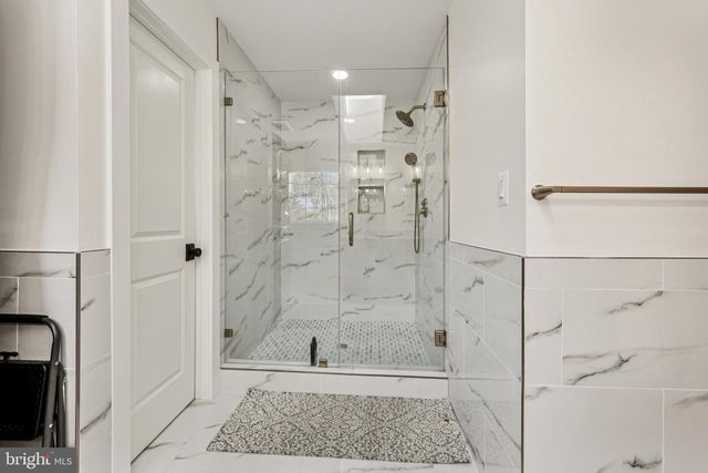 4702 LEIGHFIELD VALLEY DR, Chantilly, VA 20151