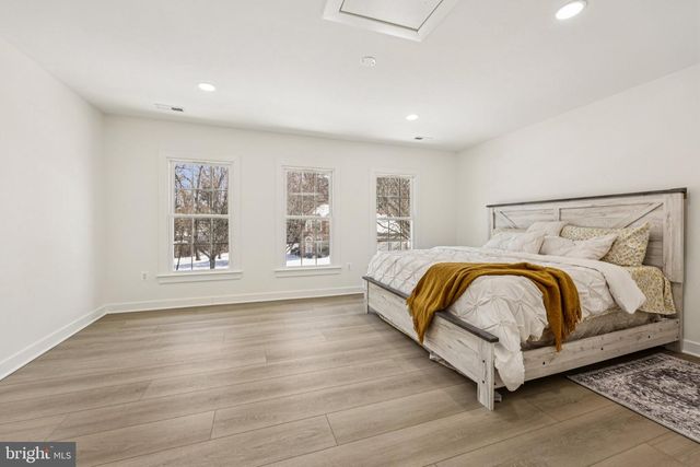 4702 LEIGHFIELD VALLEY DR, Chantilly, VA 20151