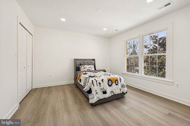 4702 LEIGHFIELD VALLEY DR, Chantilly, VA 20151