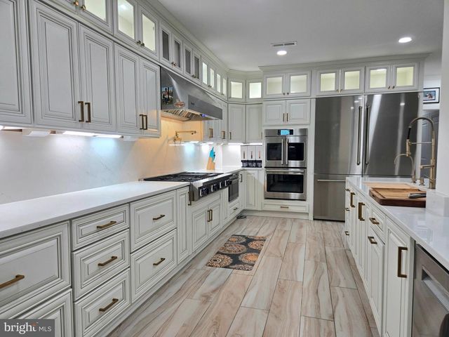 4702 LEIGHFIELD VALLEY DR, Chantilly, VA 20151