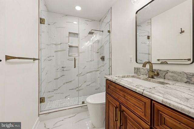 4702 LEIGHFIELD VALLEY DR, Chantilly, VA 20151