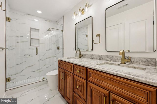 4702 LEIGHFIELD VALLEY DR, Chantilly, VA 20151