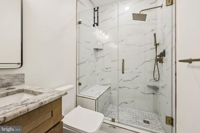 4702 LEIGHFIELD VALLEY DR, Chantilly, VA 20151