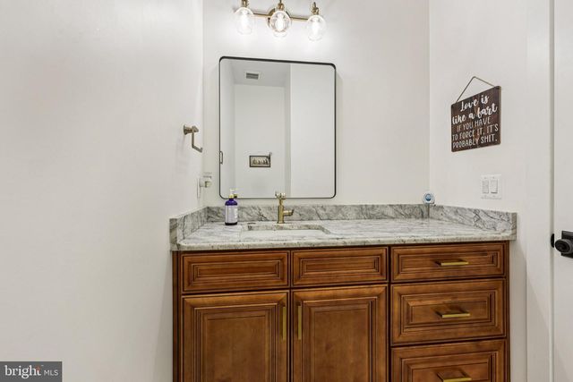 4702 LEIGHFIELD VALLEY DR, Chantilly, VA 20151