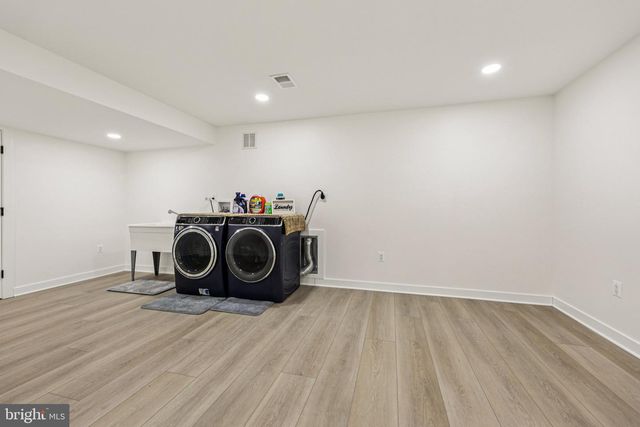 4702 LEIGHFIELD VALLEY DR, Chantilly, VA 20151