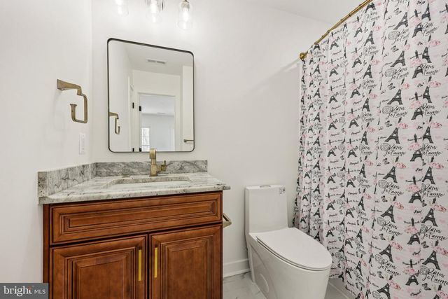 4702 LEIGHFIELD VALLEY DR, Chantilly, VA 20151