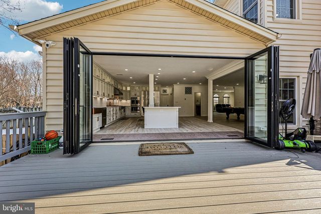 4702 LEIGHFIELD VALLEY DR, Chantilly, VA 20151