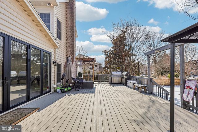 4702 LEIGHFIELD VALLEY DR, Chantilly, VA 20151