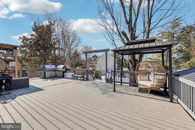 4702 LEIGHFIELD VALLEY DR, Chantilly, VA 20151