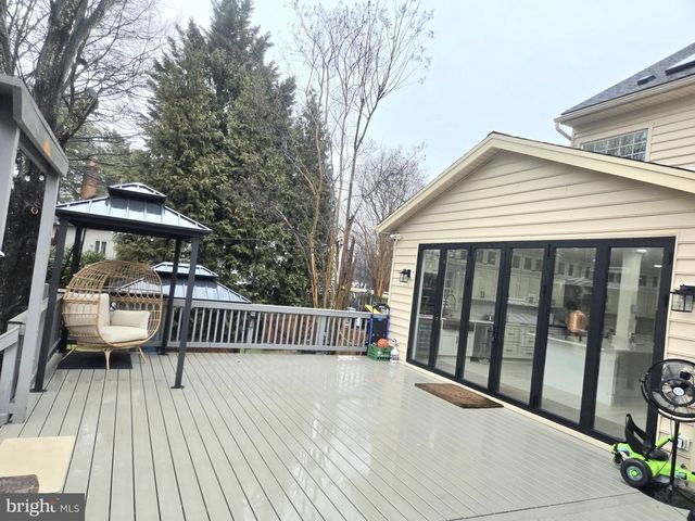 4702 LEIGHFIELD VALLEY DR, Chantilly, VA 20151