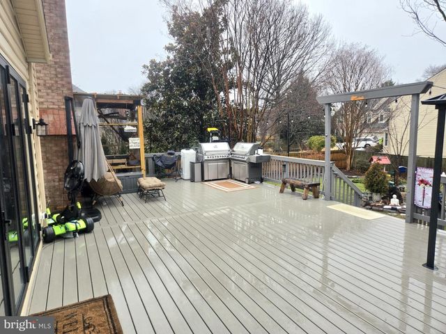 4702 LEIGHFIELD VALLEY DR, Chantilly, VA 20151